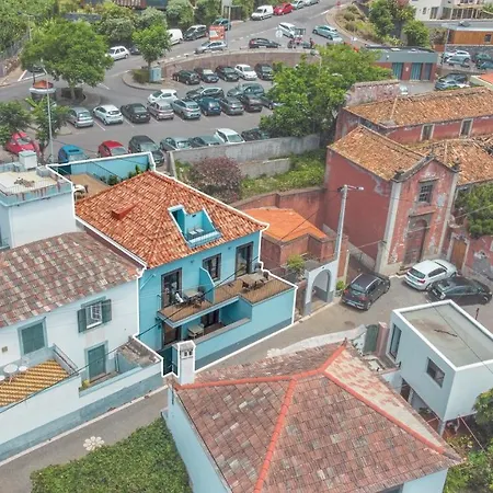 Pero In Blue House Apartment